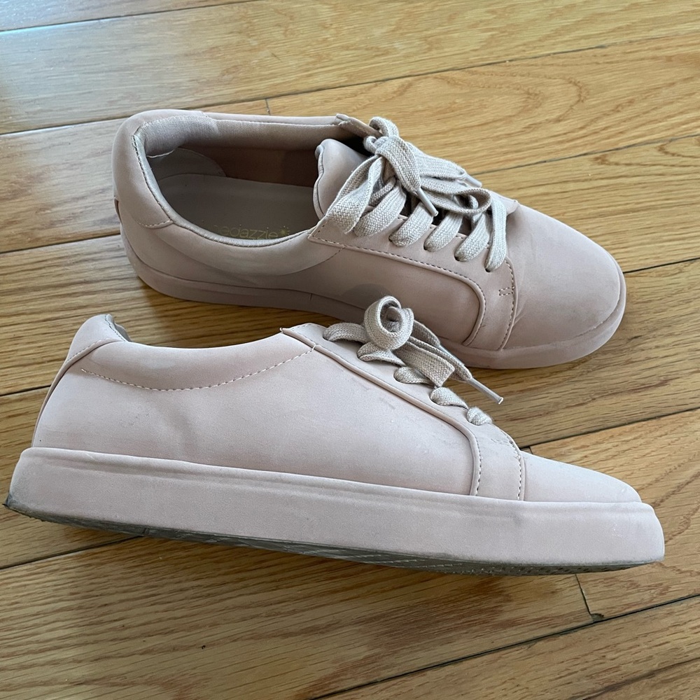 Shoedazzle Mauve Sneakers